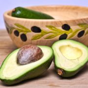 grasas_buenas_aguacate_pixabay_GerDukes